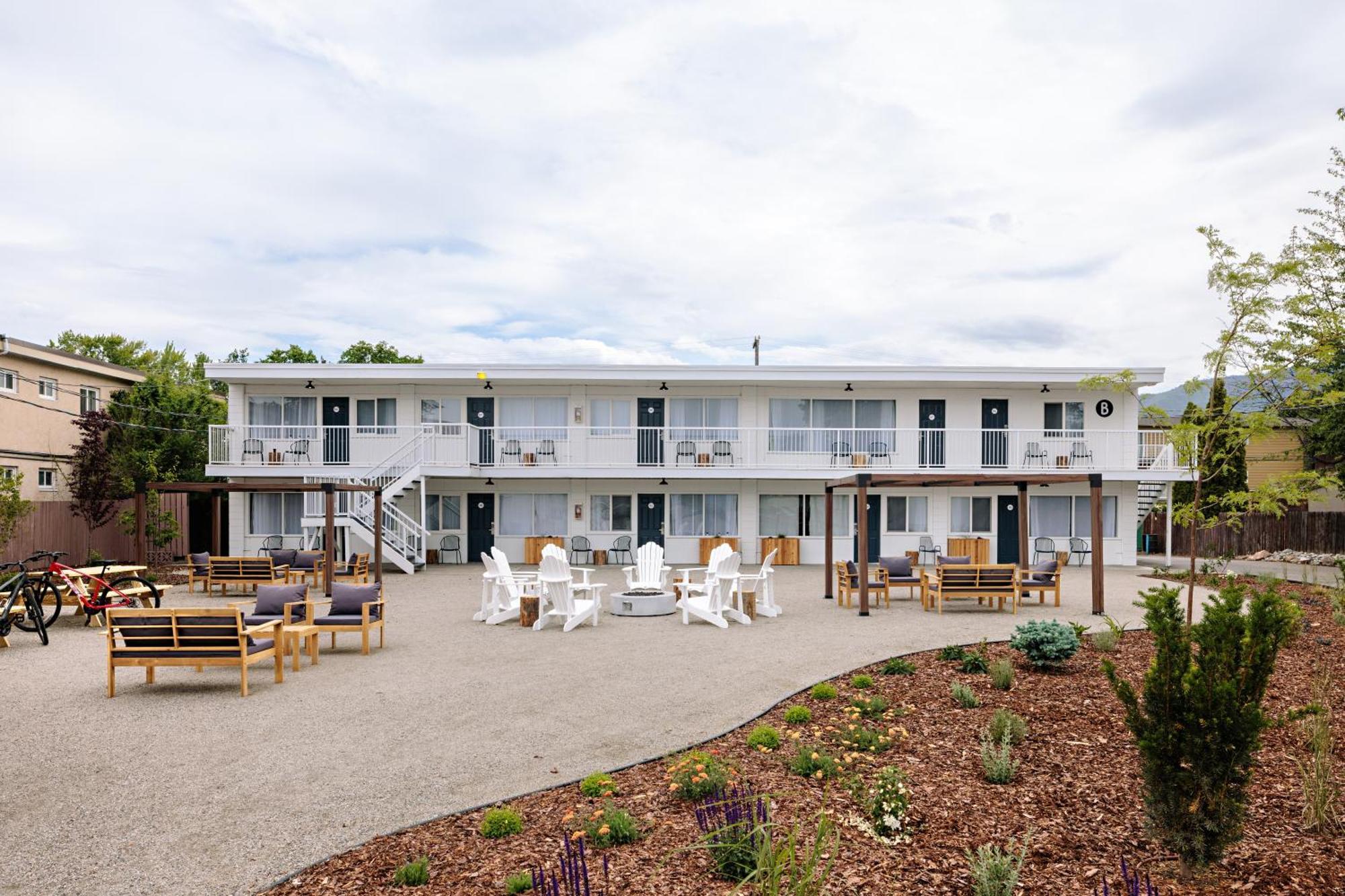 Kettle Valley Motel 4*